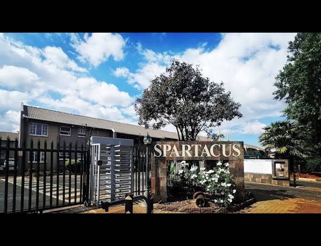 2 BEDROOM SECTIONAL TITLE FOR SALE IN RAVENSWOOD